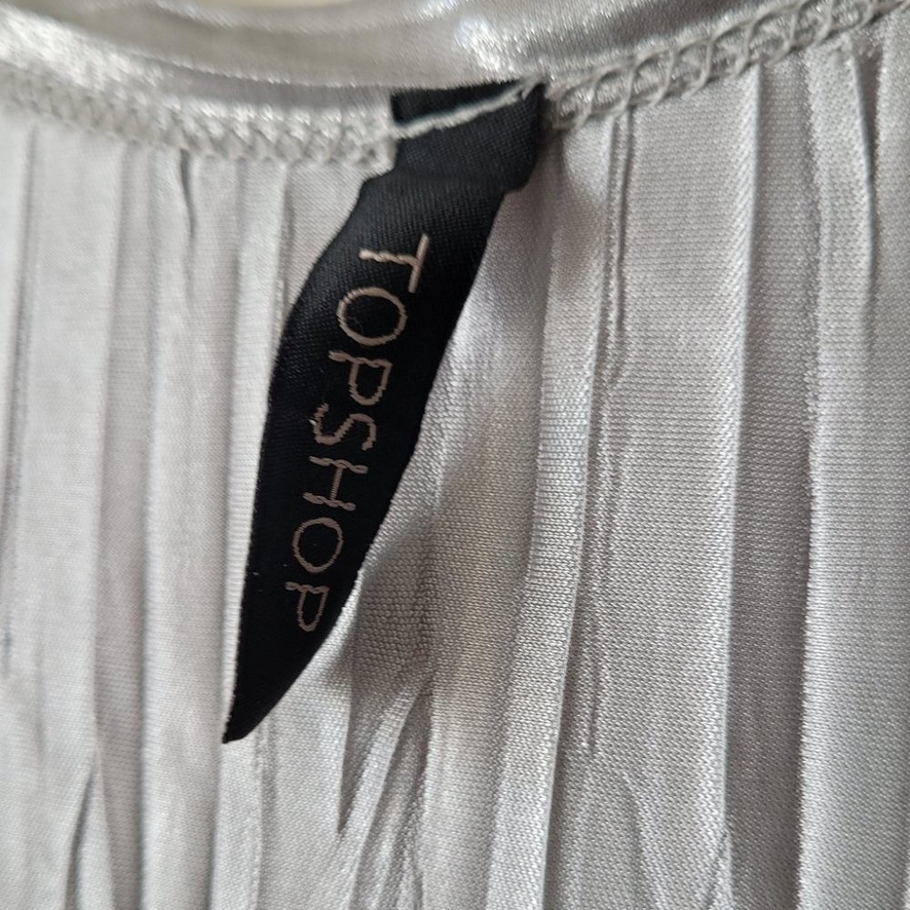 TOPSHOP Silver Pleated Racerback Tank - Picture 8 of 11